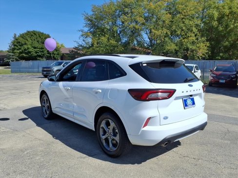 Used 2023 Ford Escape ST-Line image 5