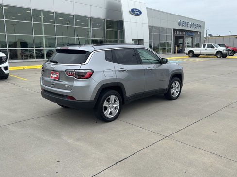 Used 2022 Jeep Compass Latitude w/ Convenience Group image 3