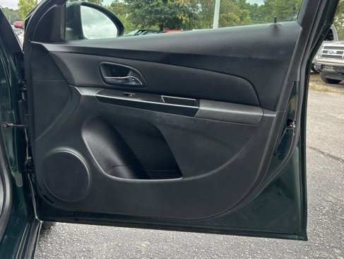 Used 2014 Chevrolet Cruze LT image 10