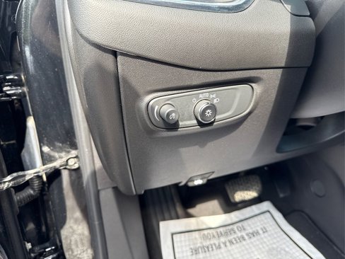 Used 2024 Chevrolet Equinox LS w/ LS Convenience Package image 35