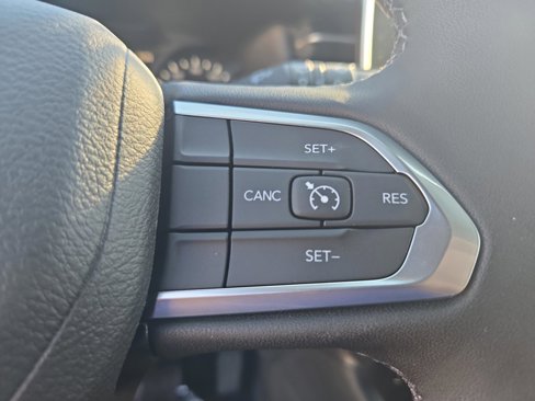 New 2025 Jeep Compass Latitude image 21