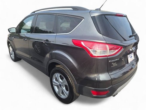 Used 2016 Ford Escape SE w/ Equipment Group 201A image 3