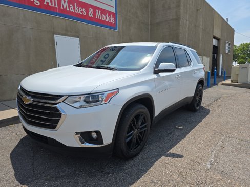 Used 2021 Chevrolet Traverse LT w/ LT Premium Package image 3