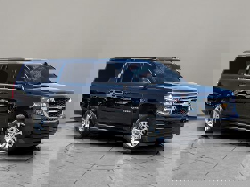 Used 2019 Chevrolet Suburban LT image 1