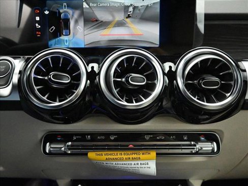 New 2025 Mercedes-Benz EQB 300 4MATIC image 12
