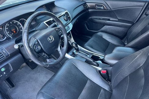 Used 2015 Honda Accord Touring image 7