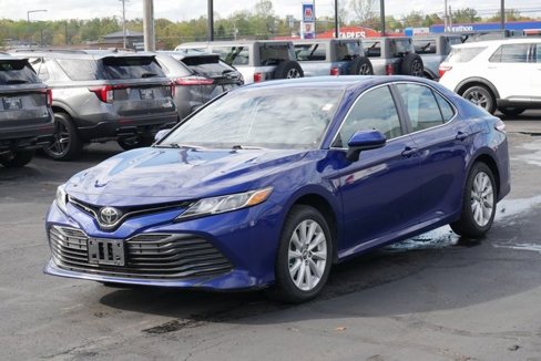 Used 2018 Toyota Camry LE image 5