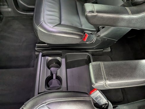 Used 2020 Ford Explorer Limited image 32