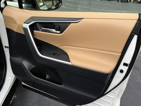 Used 2019 Toyota RAV4 XLE image 13