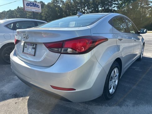 Used 2016 Hyundai Elantra SE image 6