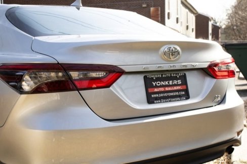Used 2022 Toyota Camry LE image 13