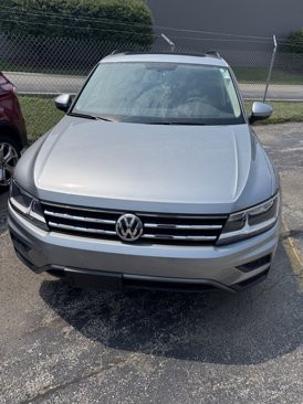 Used 2020 Volkswagen Tiguan SE image 1