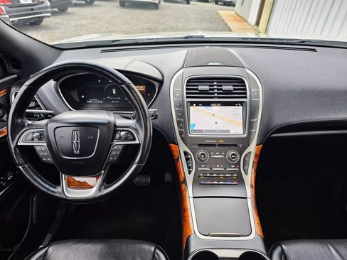 Used 2019 Lincoln Nautilus Reserve image 11