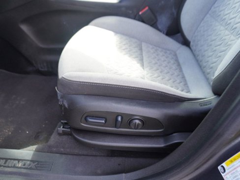 Used 2022 Chevrolet Equinox LT image 18