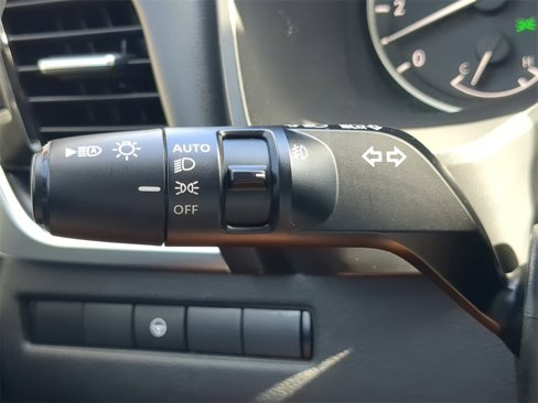 Used 2021 Nissan Rogue SL image 27