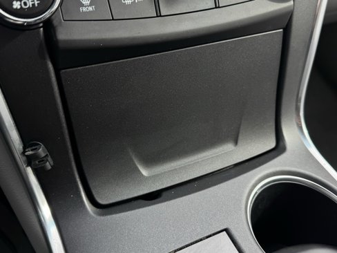 Used 2016 Toyota Camry XLE image 10