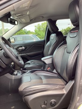 Used 2021 Jeep Cherokee Trailhawk w/ Premium Leather Package image 16