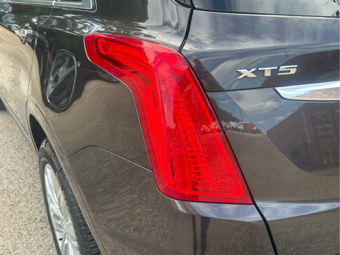 Used 2018 Cadillac XT5 Premium Luxury image 15