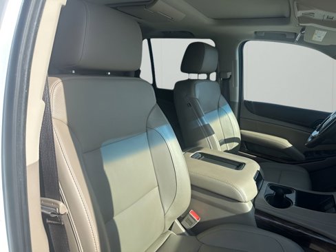 Used 2018 GMC Yukon SLT w/ Premium Edition image 16