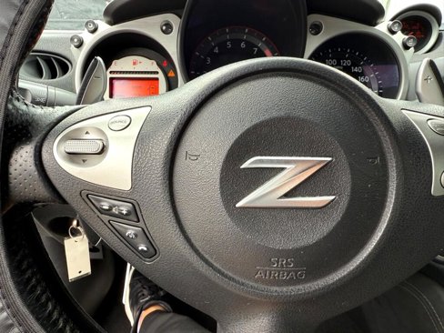 Used 2010 Nissan 370Z Touring image 14