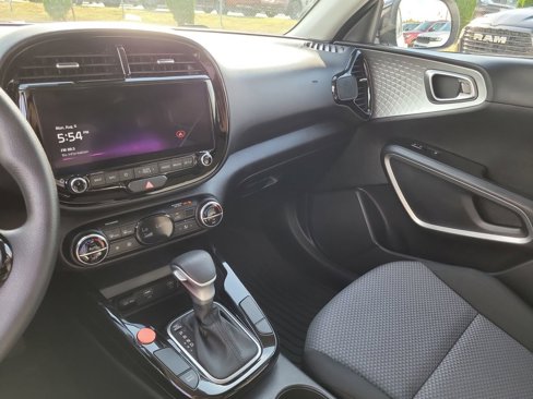 Used 2023 Kia Soul S image 18