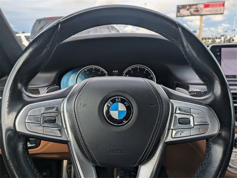 Used 2017 BMW 740i image 26