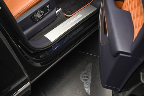 Used 2023 Bentley Bentayga image 47