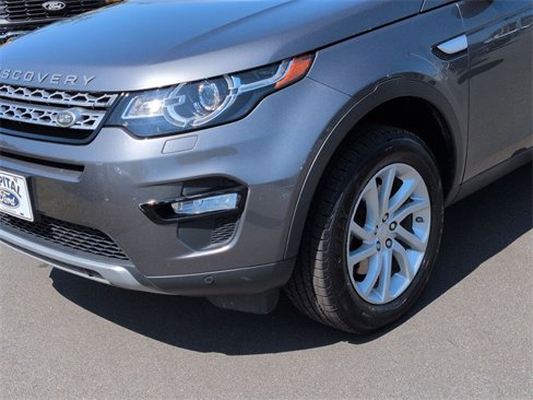 Used 2017 Land Rover Discovery Sport HSE image 17