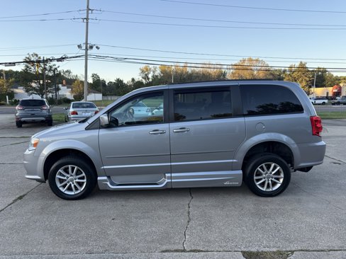 Used 2015 Dodge Grand Caravan SXT w/ UConnect Hands-Free Group image 6