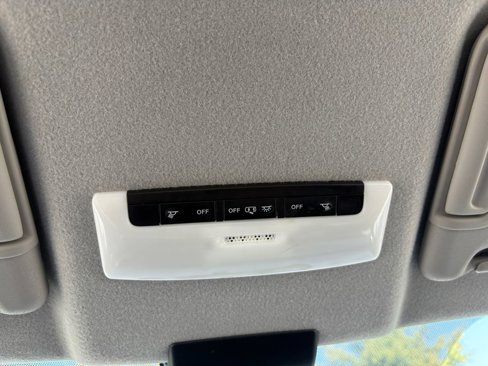 Used 2021 Nissan Kicks SV image 26