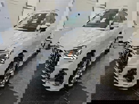 Certified 2024 Audi Q3 2.0T Premium Plus image 6