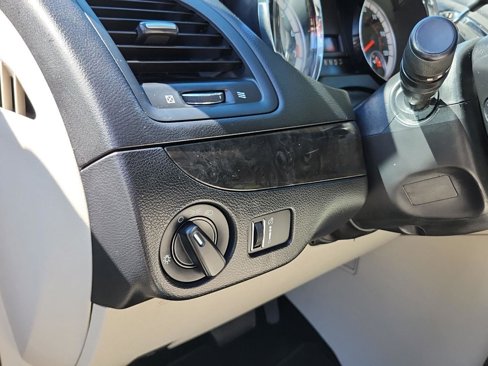 Used 2013 Dodge Grand Caravan SE image 38