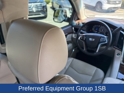 Used 2016 Cadillac Escalade Luxury image 17