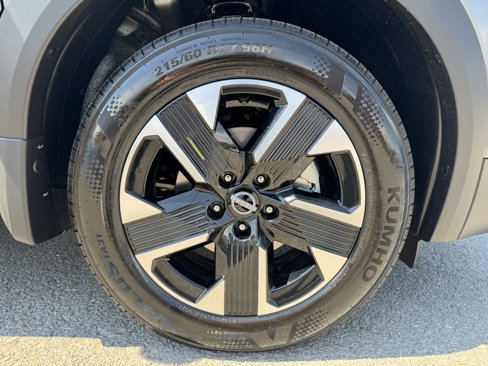 New 2025 Nissan Kicks SV image 10
