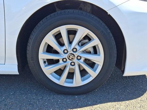 Certified 2022 Toyota Camry LE image 21