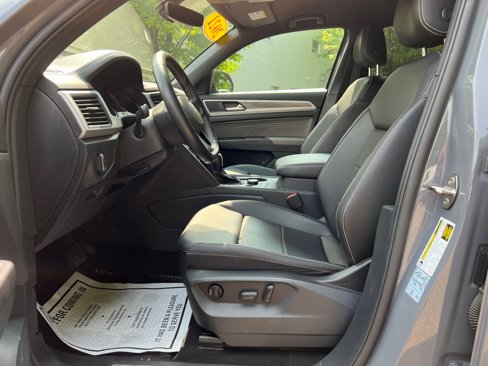 Used 2021 Volkswagen Atlas Cross Sport SE image 9