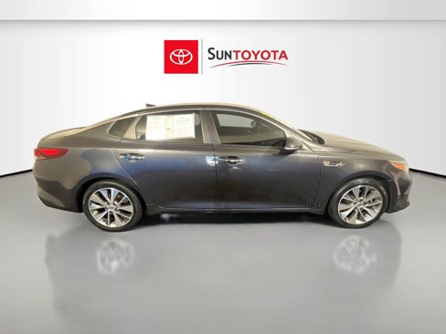 Used 2018 Kia Optima S w/ 18" Alloy Wheels Package image 2