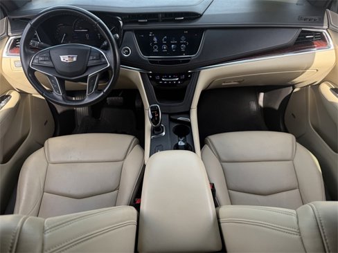 Used 2018 Cadillac XT5 Luxury w/ Driver Awareness Package image 11