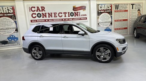 Used 2019 Volkswagen Tiguan SEL Premium w/ 3rd Row Seat Package image 9