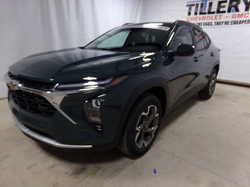 New 2025 Chevrolet Trax LT w/ Driver Confidence Package image 3