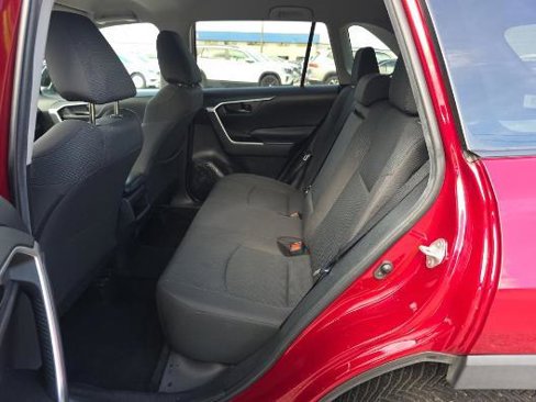 Used 2020 Toyota RAV4 LE image 11