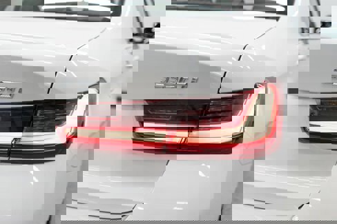 Used 2025 BMW 330i xDrive Sedan w/ Convenience Package image 43