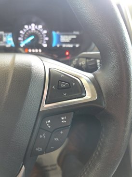 Used 2023 Ford Edge SEL image 16