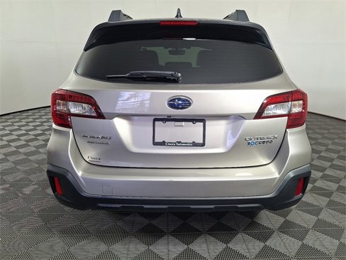 Used 2019 Subaru Outback 2.5i Premium image 9