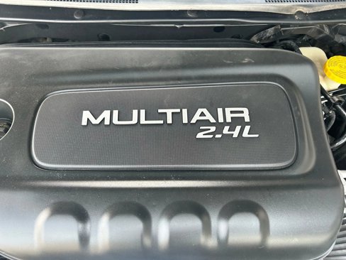 Used 2016 Chrysler 200 Limited w/ Convenience Group image 22