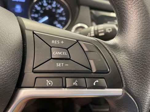 Used 2018 Nissan Rogue SV image 17