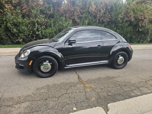 Used 2013 Volkswagen Beetle TDI image 1