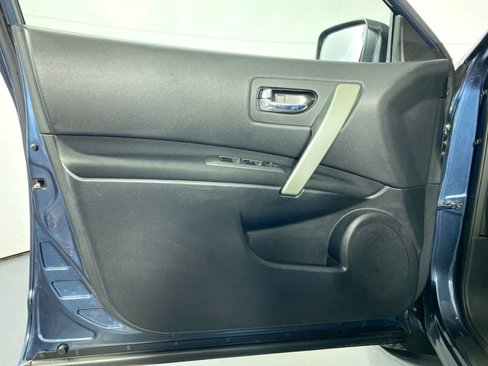 Used 2012 Nissan Rogue SV image 18