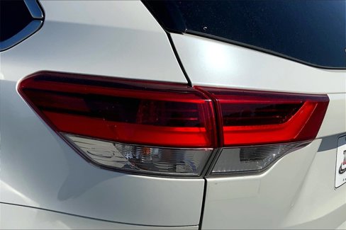 Used 2019 Toyota Highlander Plus image 31