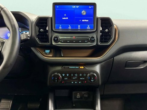 Used 2024 Ford Bronco Sport Outer Banks w/ Tech Package image 18